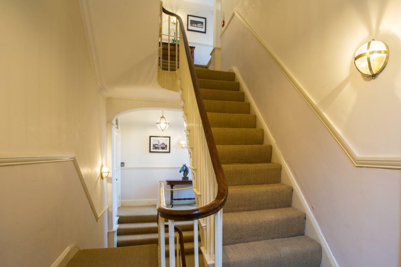 Stylish Apartment Close To Gloucester Quays & Docks Exterior photo